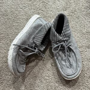 Hey Dude Casual Lace Up Shoes Gray Houndstooth Style Britt Women's Size 9